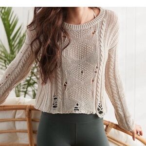 aerie cream distressed sweater size XXS 1135